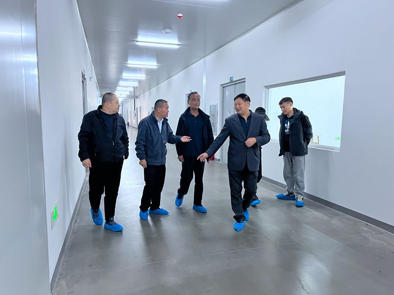 河南省電視臺(tái)、焦作市衛(wèi)健委領(lǐng)導(dǎo)到公司參觀(guān)！